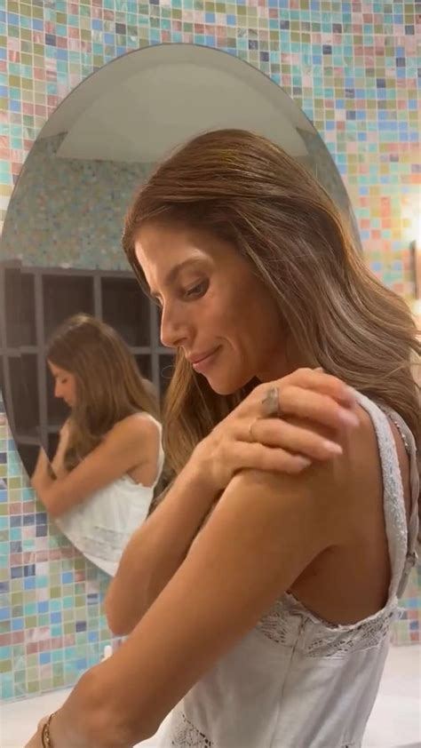 Rosati podzieliła się sposobami na pielęgnację skóry Tak wygląda w bikini Pudelek