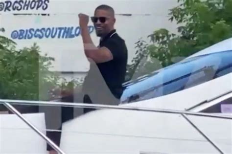 Photo Video Jamie Foxx Waves At Fans From Boat In First Public