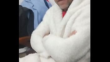 maridão saindo do Banho só de toalha XVIDEOS