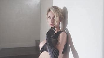Short Strip Dance XVIDEOS