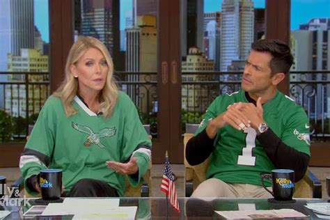 Kelly Ripa Mark Consuelos Get Horny On Live Again Over Each Other S