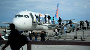 Sarasota passengers report close call during flight after go-around