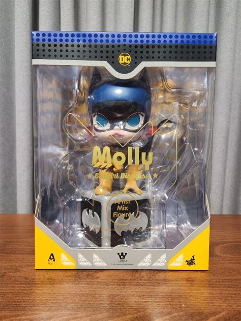 全新 Molly Batgirl Disguise Figure Hot Toys 興趣及遊戲 玩具 遊戲類 Carousell