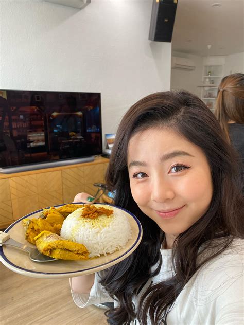 Hot girl được báo Trung ca ngợi đẹp như nữ thần Giờ là chủ spa giàu có