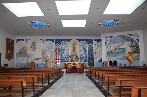 Altar y pasillo de la iglesia Nuestra Señora de las Nieves