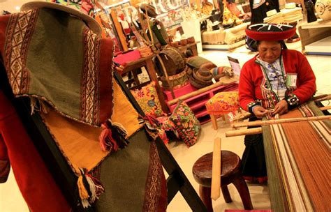 Indecopi capacitará a artesanos textiles de Cusco para impulsar