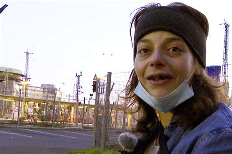 Hartes Deutschland aus Frankfurt Drogen Junkie Nelly völlig abgestürzt Sex gegen Geld weil