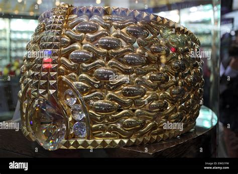 Dubai United Arab Emirates The Star Of Taiba The Heaviest Gold Ring