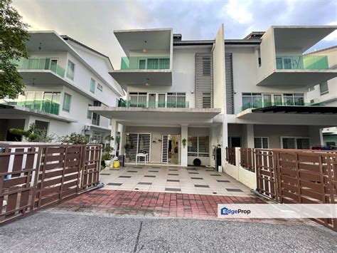 FULLY FURNISHED 3 Storey Semi Detached House 1080 Residence Puncak