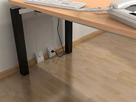 Розетки плинтусные – способы крепления, преимущества и недостатки ...