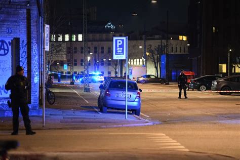 Politi Massivt Til Stede Knivstikkeri P N Rrebro Ekstra Bladet