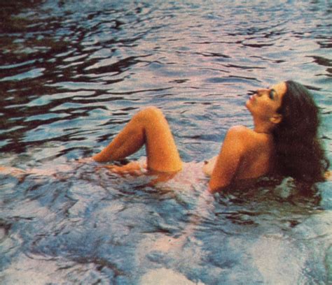 Naked Elizabeth Teissier Added 07 19 2016 By DragonRex