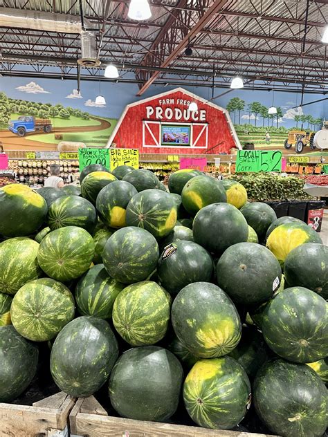 Fresh Produce at Detwiler's Farm Market in Sarasota, FL