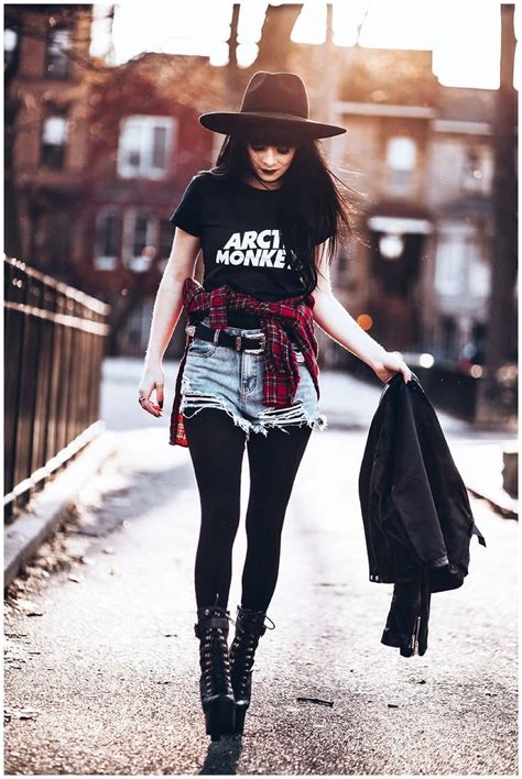 Стиль рока в одежде для девушки (68 фото)