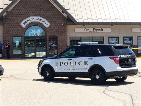 Woodbury Police Jewelry Store Heist Ends With Robber Dead