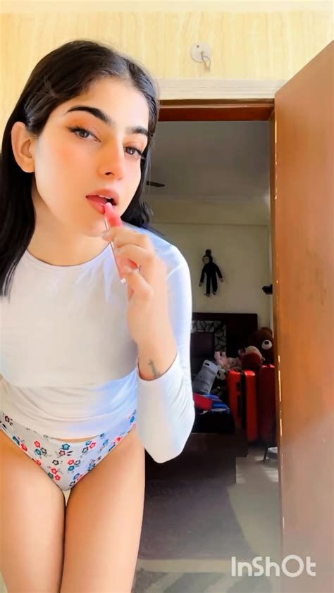 Hot Instagram Influencer Model Jasneet