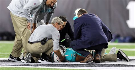 tua tagovailoa suffers frightening head injury