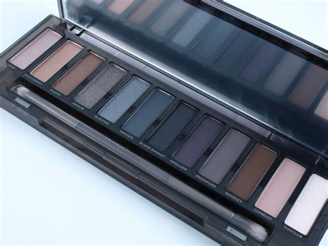 Urban Decay Naked Smoky Eyeshadow Palette Review And Swatches The Happy Sloths Beauty