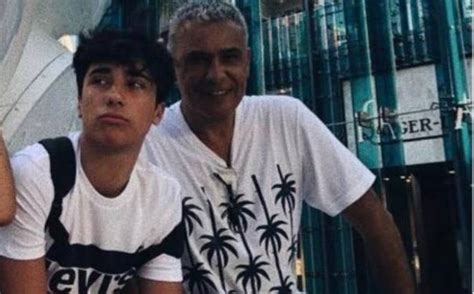 Joven Le Confes A Su Padre Que Era Gay Y Su Respuesta Emocion En Redes Sociales Horas