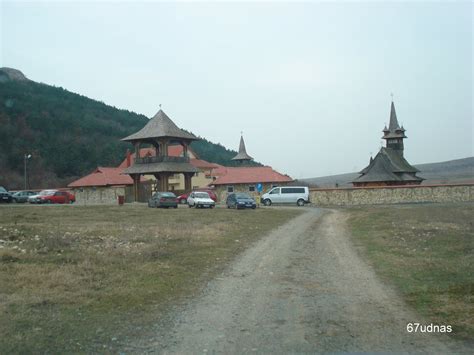Haihui Prin Dobrogea Mănăstirea Sf Cruce