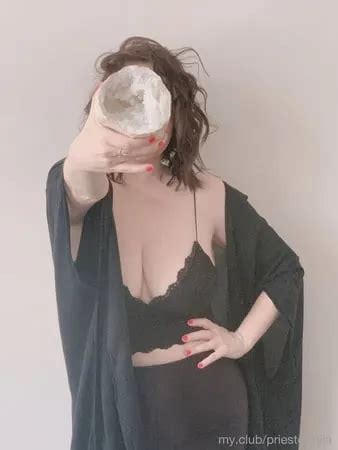 Back Massage Turns Into Hard Prone Fuck Session Pics XHamster