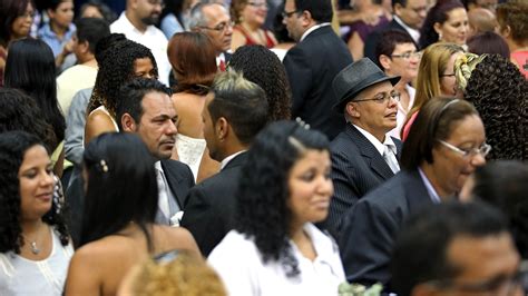 Piauí celebra 1º casamento gay em presídio 18 09 2014 UOL Notícias