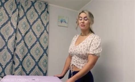 Atris Porn Slut Masturbating Gorgeous Blonde Playing A Siririca On Webcam Cnn Amador