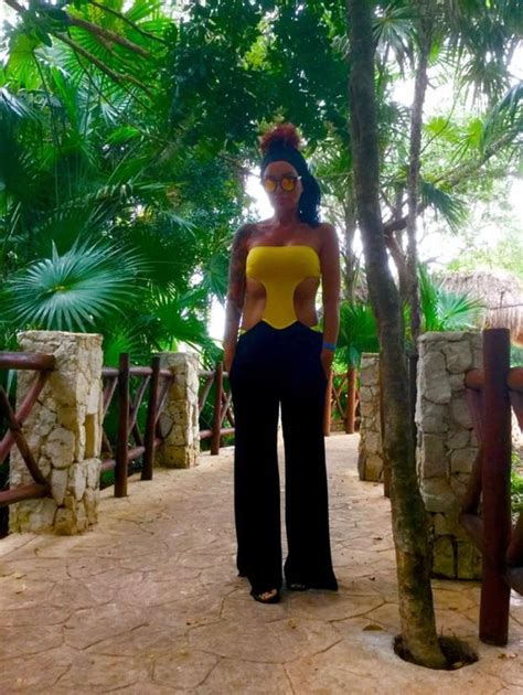 Ewa Minge w bikini na plaży w Meksyku ZDJĘCIA Pudelek