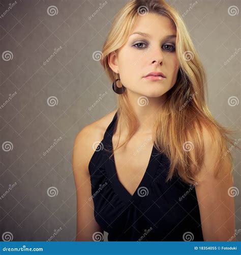 Belle Jeune Fille Blonde Image Stock Image Du Robe Beaut