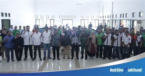 Disnakertrans Kaltim Gelar Pertemuan Bersama Puluhan Serikat Buruh Pada