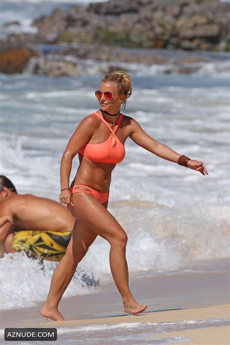 Britney Spears Topless And Sexy In A Peach Bikini At The Beach Hawaii