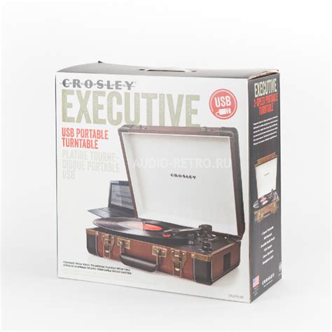 Современный патефон Crosley Executive CR6019A в кожаном чемодане
