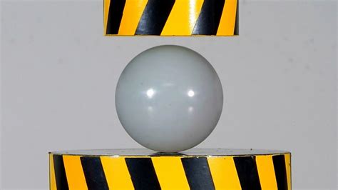 ГИДРАВЛИЧЕСКИЙ ПРЕСС ПРОТИВ МЕГА ТВЕРДОГО ШАРА ИЗ КОРУНДА - YouTube