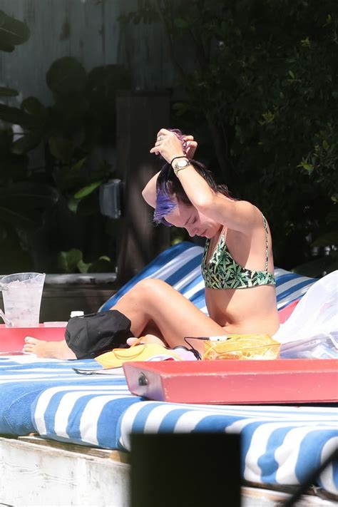 Lily Allen Showing Off Her Round Butt In A Leaf Print Bikini At The Hotel Pool I Porn Pictures