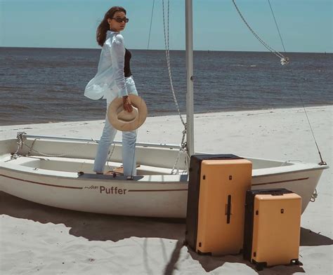 Wide Handle Luggage: The Smartest Carry-Ons for Business Trips? – LEVEL8