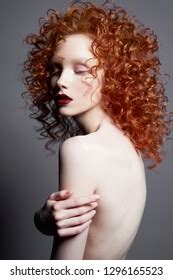 Hundred Beautiful Naked Woman With Long Dark Brown Hair Royalty Free Images Stock Photos