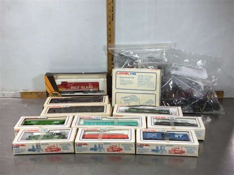 Lionel HO Train Set and TYCO Locomotive - Sherwood Auctions