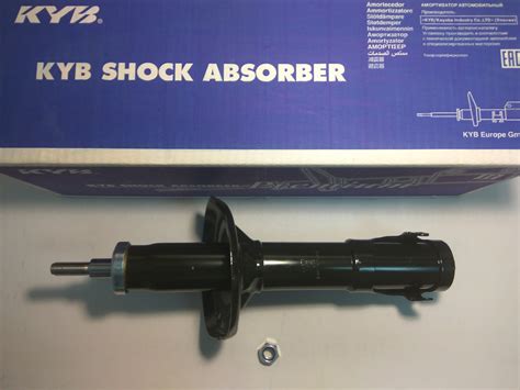 Передний амортизатор на VW Golf III (KYB 633712), масляный