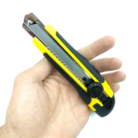 Dao Rọc Giấy Pro Office 18mm PO-KN702 - Màu Vàng - FAHASA.COM