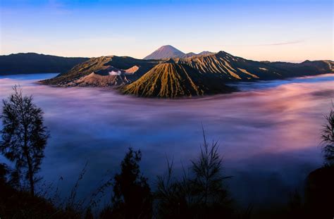 Mount Bromo Breathtaking Hd Wallpaper Of Javas Majestic Volcanoes