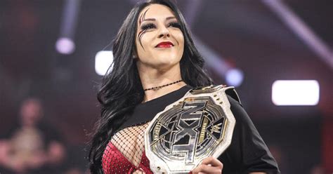 Stephanie Vaquer Clears Up Injury Reports - Wrestlezone