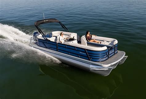 How Fast Does a Pontoon Boat Go – Fastest Speed of This Boat - Ship Gadgets