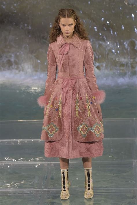 Fendi Couture Fall Winter 2016: Мода, стиль, тенденции в журнале ...