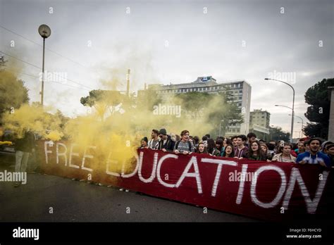Rome, Italy. 17th Nov, 2015. Students shout slogans during a national