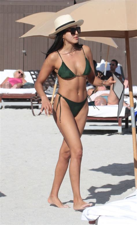 9 Hot Sexy Ginevra Mavilla Bikini Pics