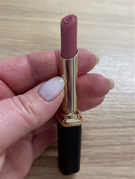 L Oreal Paris Увлажняющая матовая помада для губ COLOR RICHE оттенок Le Nude Independent