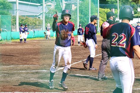 硬式野球部 悲願の2部初優勝！6月に1部昇格を懸け入れ替え戦に挑む｜東洋学園大学公式サイト