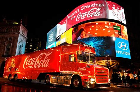 Кому принадлежит компания Coca-Cola?
