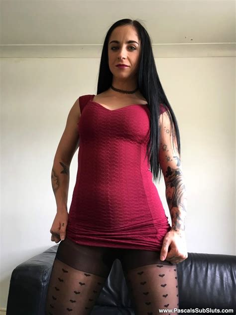 Babe Today Pascals Subsluts Kimmie Foxx Stable High Heels Sexpics Porn Pics