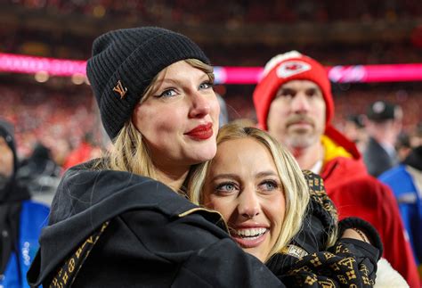 Taylor Swift, Brittany Mahomes' Conversation Caught on Camera - Newsweek